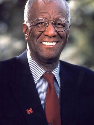 Wally Amos | National Speakers Bureau