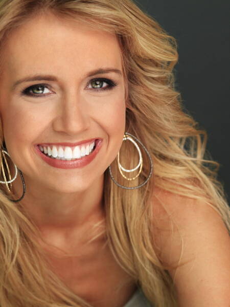 Ashlie Kolb | TV Personality