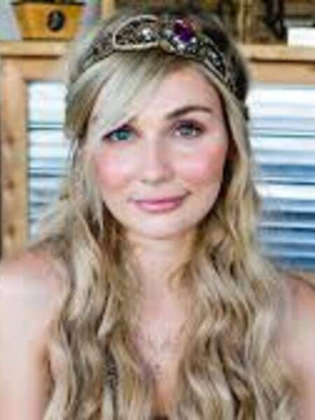 Clare Bowen | Stars as Scarlett O’Connor on ABC’s Nashville / Cancer Survivor