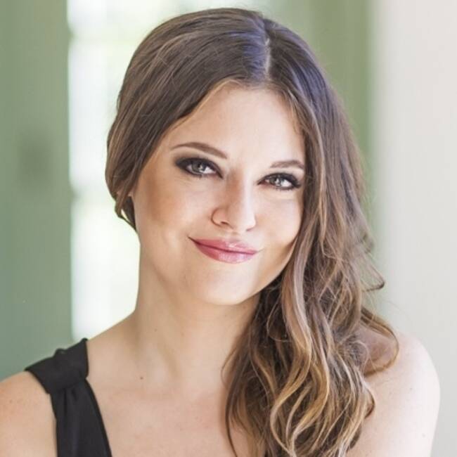 Premiere Speakers Bureau, Brooke Axtell