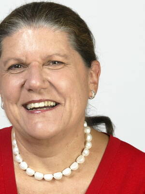 Gail Evans, Motivational Women, Women in Business NSB, Women's issues, women in business, Bestselling Authors, Top 10 Legal, empowerment