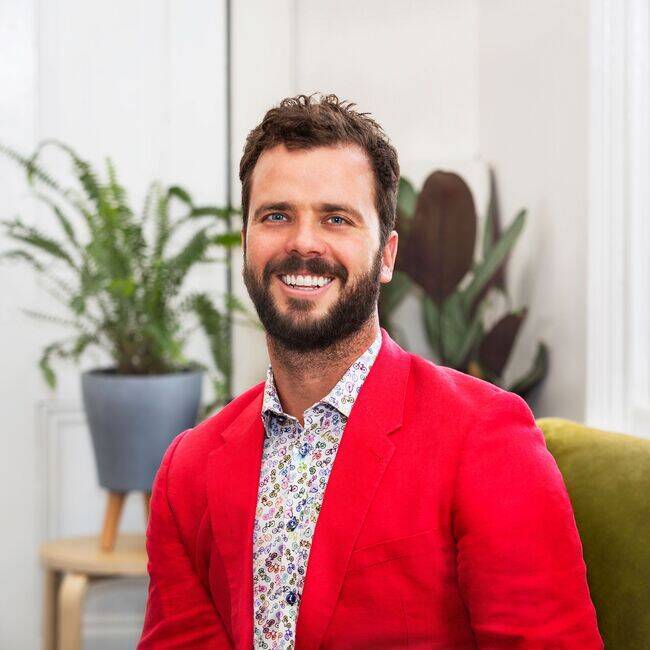 Premiere Speakers Bureau, Angus Hervey