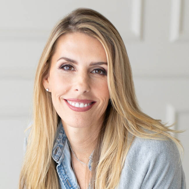 Premiere Speakers Bureau, Lainie Rowell