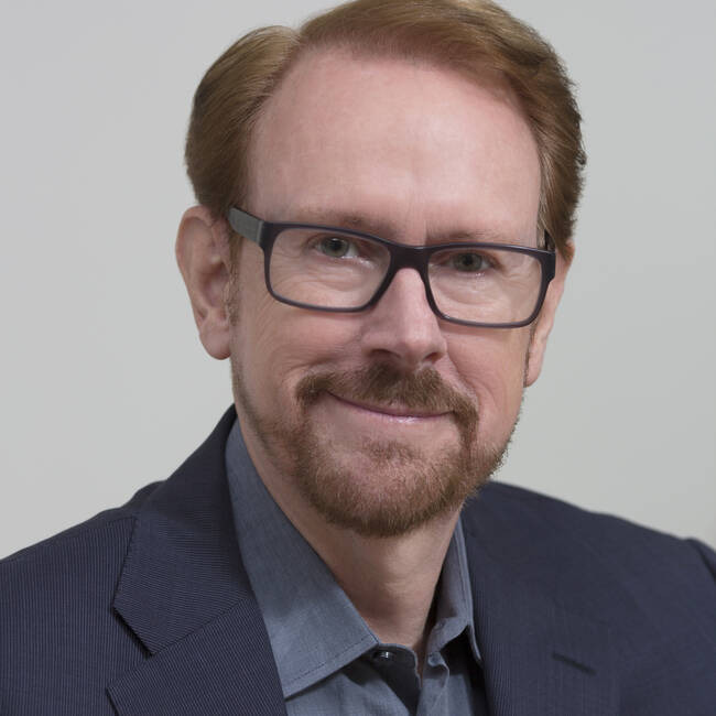 Daniel Burrus: Leading technology futurist, AI strategist, and disruptive innovation expert.