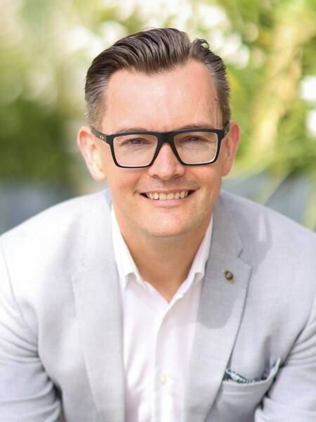 James Hewitt | Human Performance Scientist Helping Leaders and Teams Thrive in the Age of Overload