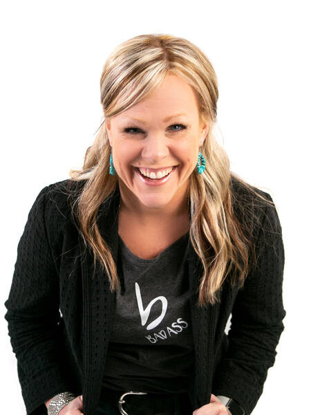 Erin Hatzikostas | Former Turnaround CEO, 2x Award-Winning Author, Expert on Authenticity in the Workplace