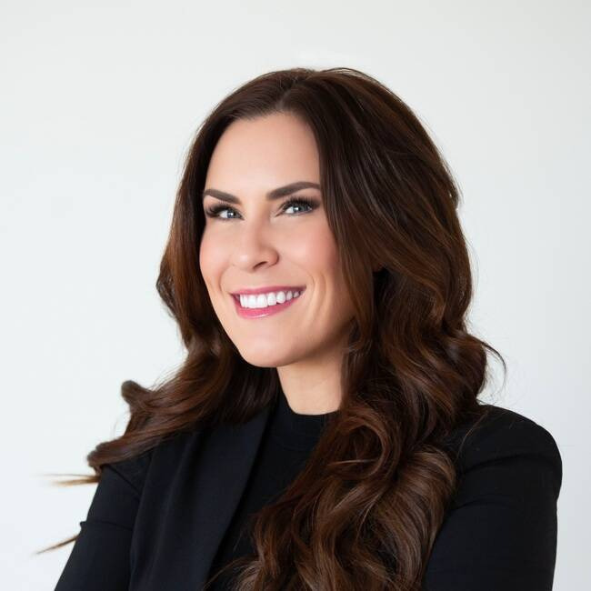 Premiere Speakers Bureau, Erin King