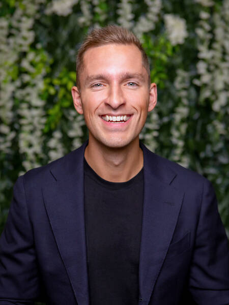 Juan Bendana | High-Energy Keynote Speaker, Entrepreneur, High Performance and Leadership Expert, & Best-Selling Author of Confident By Choice