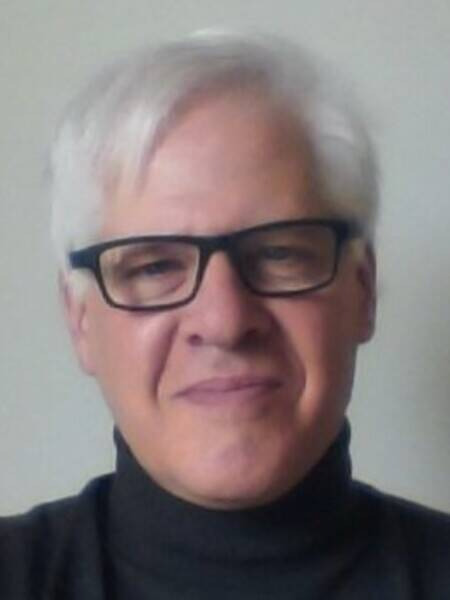 Michael Mercier | President of Screen Education.  Researcher and expert on digital technology and human optimization.  Focus: mitigating smartphone addiction; countering the negative impact of the news media; using artificial intelligence to optimize learning.