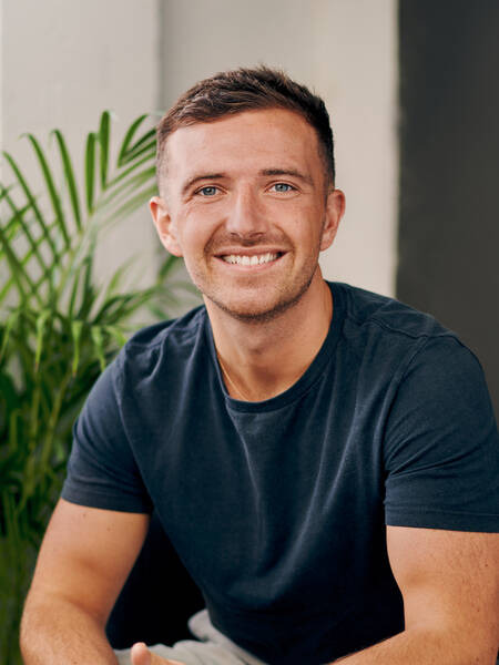 TJ Power | Neuroscientist, Sunday Times bestselling author of The Dose Effect, and founder of the DOSE® Lab, a research-driven organisation studying how brain-chemistry education improves wellbeing and performance.