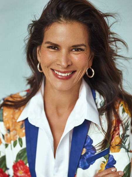 Patricia Velasquez | Global Keynote Speaker on Resilience & Transformational Leadership, Actress, Humanitarian & Author