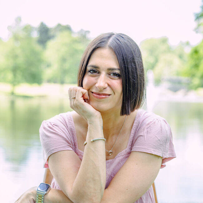 Premiere Speakers Bureau, Scarlet Hiltibidal