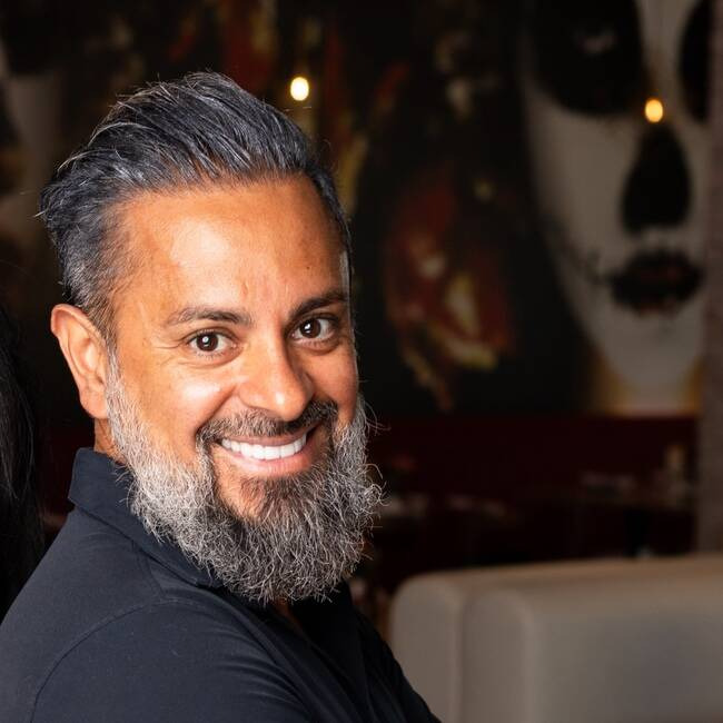 Premiere Speakers Bureau, Julio Garcia