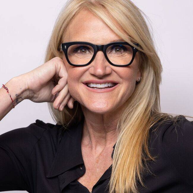 Mel Robbins: Technology CEO, Award-winning CNN Contributor & Authority on Achieving Breakthrough Performance so People Listen, Care and Take Action.