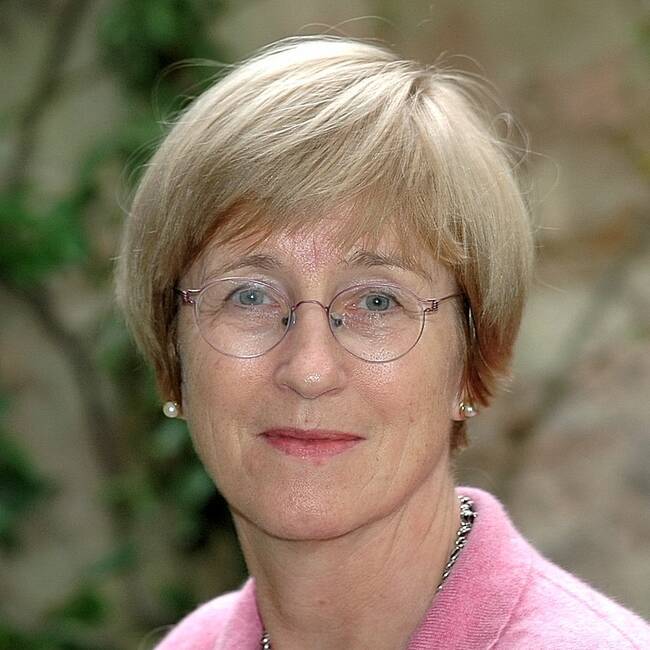 Premiere Speakers Bureau, Frances Cairncross